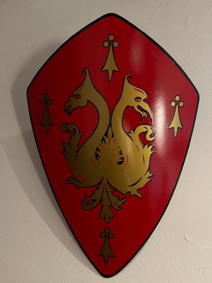 La Tablee Medievale Civrieux-dʼAzergues Exteriör bild
