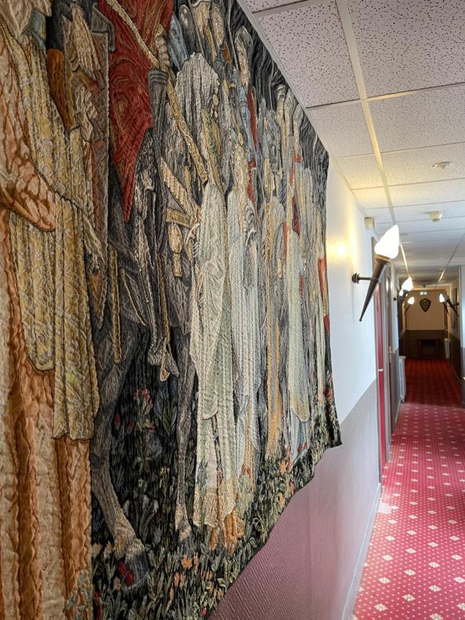 La Tablee Medievale Civrieux-dʼAzergues Exteriör bild