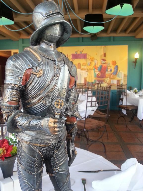 La Tablee Medievale Civrieux-dʼAzergues Exteriör bild