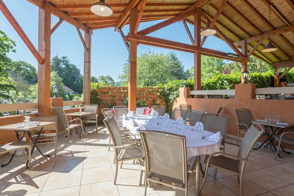 La Tablee Medievale Civrieux-dʼAzergues Exteriör bild